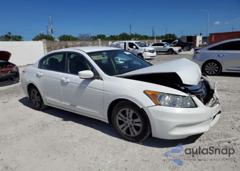 2011 Honda Accord Se z USA, uszkodzony, nr VIN 1HGCP2F66BA156932
